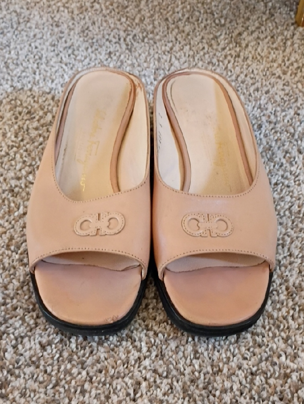 Salvatore Ferragamo Beige Open-Toe Leather Slide Mules